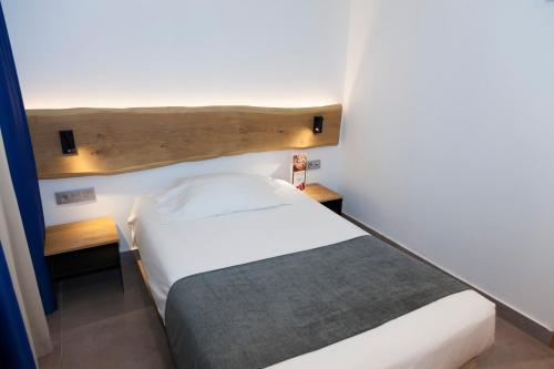 Hostal Paris - image 11