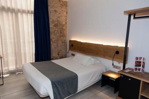 Hostal Paris - image 4