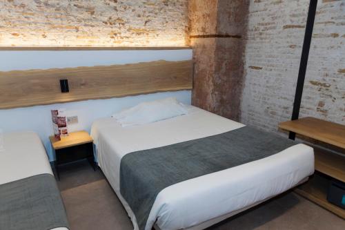 Hostal Paris - image 7