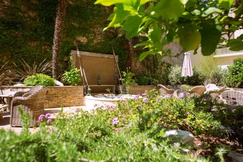 Best Western Plus Le Patio des Artistes Wellness Jacuzzi - image 5