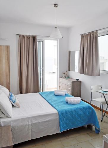 Lilian's Seaview-Party Street-Youth Studios