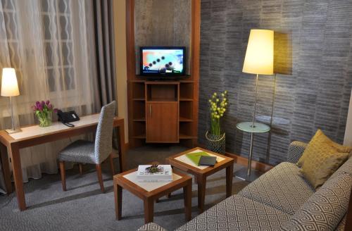 room detail thumbnail 1