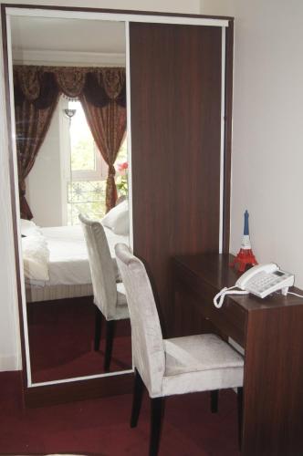 Hotel Regina Montmartre - image 13