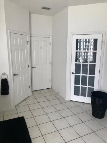 Large 3 Bedroom Home 15 Minutes From Walt Disney World - image 8
