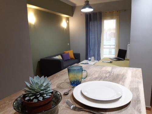 Renovated apartment close to Exarchia square, Athènes