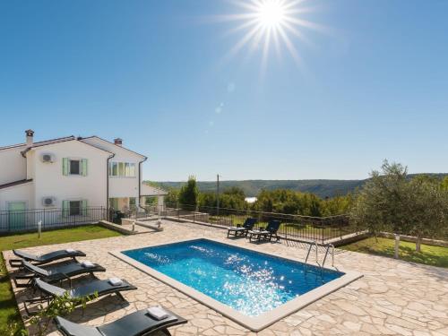  Holiday Home Villa Mare, Pension in Trget