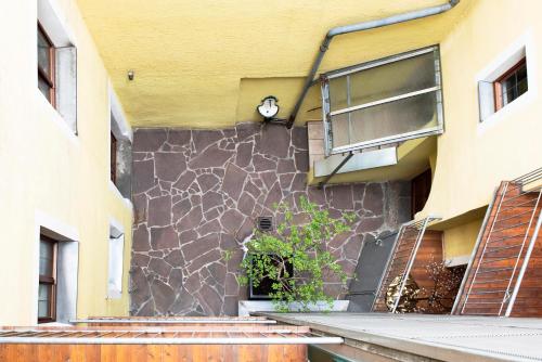 Daxburg Apartments - image 11