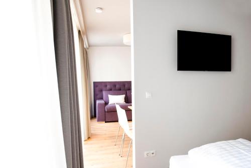 Daxburg Apartments - image 3