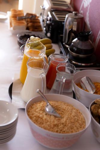 Iris Hotel Llandudno - image 7