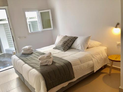 White Myth Room Type - Large Double Room