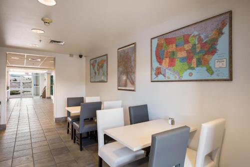 Red Lion Inn & Suites Butte - image 6