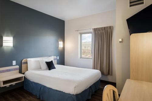Econo Lodge E Mt 300 Reviews From 40 Planet Of Hotels Econo Lodge E Mt 300 Reviews, Craigslist Las Vegas King Bed Frame