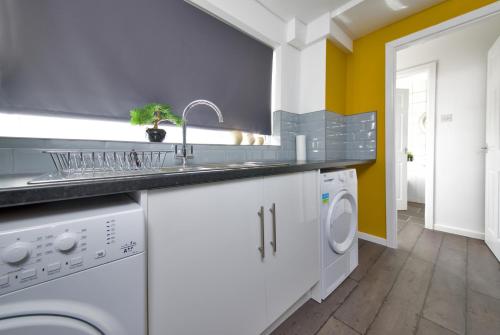 Stylish and Comfortable Home Away From Home, Liverpool (Foto 5)