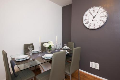 Stylish and Comfortable Home Away From Home, Liverpool (Foto 8)