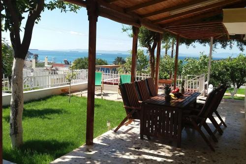  Family Villas Salamina Home-120m² Garden-500m² in Kakí Vígla
