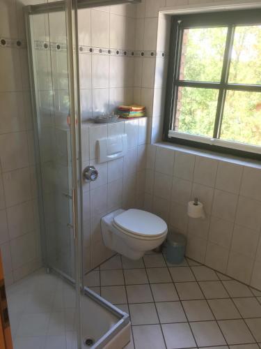 Fürdőszoba, Ferienwohnung auf dem Kutzenberg in Meckenheim