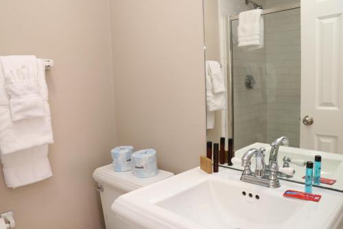 Cheap, Furnished Studio in Downtown Boston #7 in Boston, USA