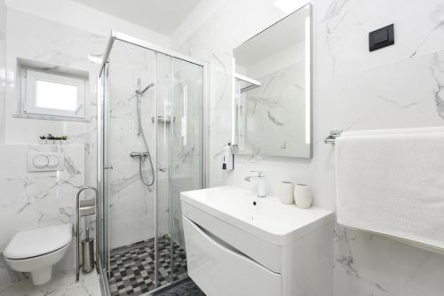 Villa Mare - with HEATED POOL - main image