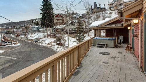 Main Street Lookout Townhouse - image 3