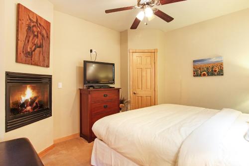 Horsetooth Peak 26C Condo - image 2