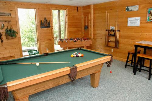 Majestic Oaks Home - image 5