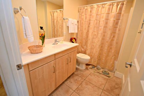 Island Tower 703 Condo - image 6