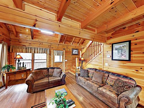 Eastern Sky Home Mountain Retreat Home - image 3