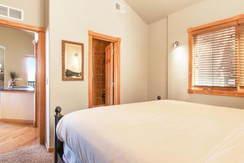 Mount Cumulus 11A Condo - image 8