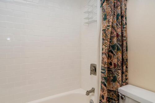 Herbage Townhomes E1 - image 2