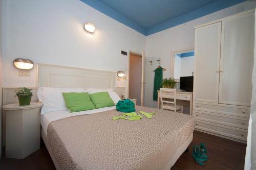 Comfort Double or Twin Room image 10