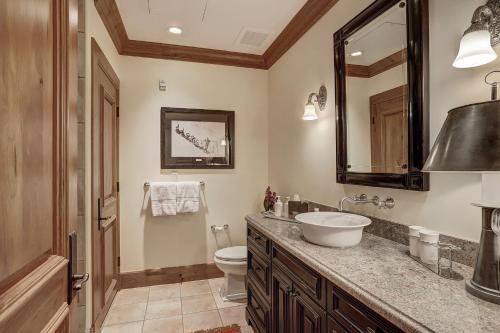 1Br Ski In Ski Out Location At The Top Of Bachelor Gulch! Condo - image 4