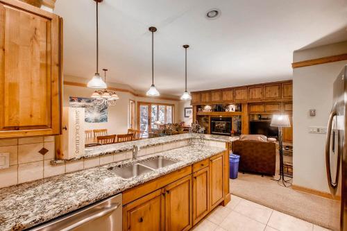 3Br Condo Chateaux Dumont ~Kids Ski Free! Walk To Lift Condo - image 3