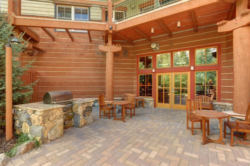 Premier 3Br Condo - Walk Distance To Slopes Kids Ski Free! Condo - image 5