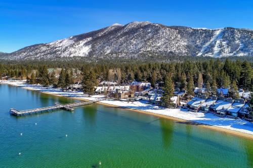 Poolside Condo Right By The Shores Of Lake Tahoe Condo - image 2