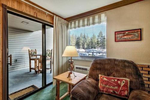 Poolside Condo Right By The Shores Of Lake Tahoe Condo Apartment