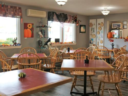 Restaurant, Coastal Inn - Kingfisher in Digby (NS)