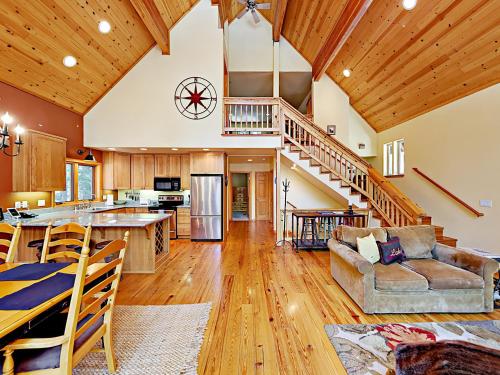 Lake Chalet - image 5