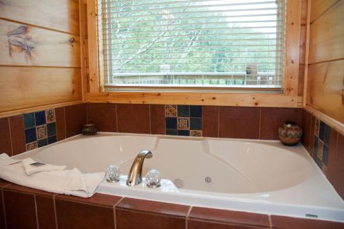 Arrowhead Home - image 6