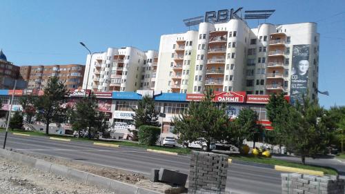 B&B Şımkent - 2х комнатные апартаменты площадью 96м2 в центре - Bed and Breakfast Şımkent