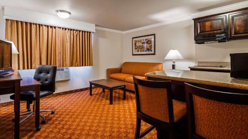 Lompoc Valley Inn and Suites