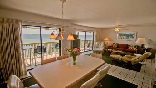 218 Condo - image 4