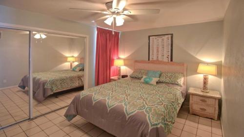 122 Condo - image 3
