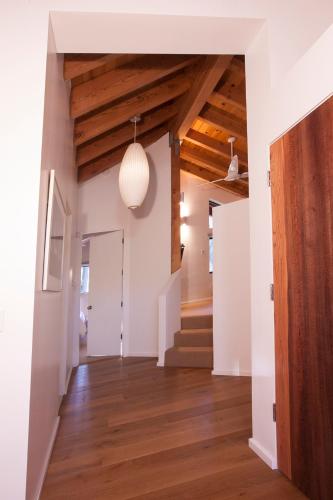 European-Style Trapper Mc Nutt Private Home - image 2