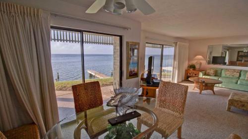118 Condo - image 9