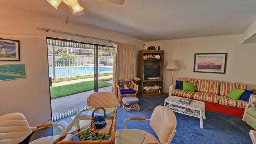 111 Condo - image 8