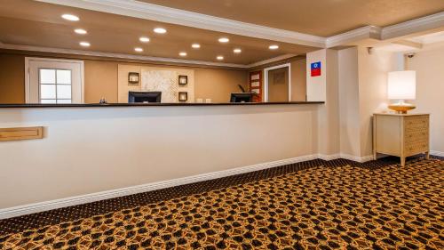 Lompoc Valley Inn and Suites