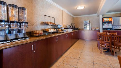 Lompoc Valley Inn and Suites