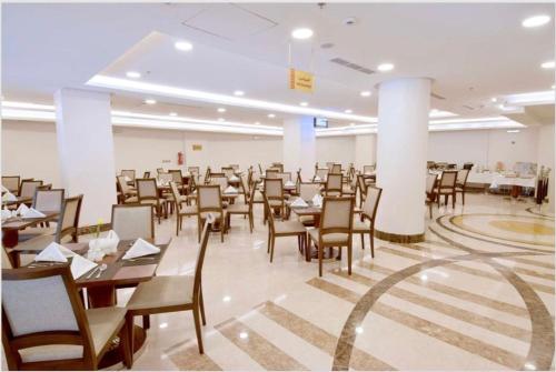 مطعم, فندق زها المنورة (Zaha Al Munawara Hotel) in الفتح