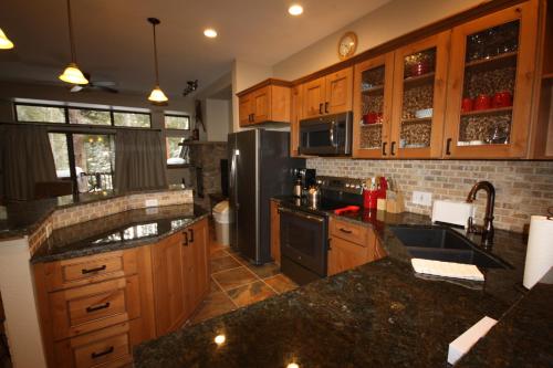 Village Point 101 Townhouse - image 7