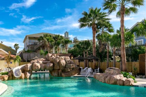 Sandy Sea-Clusion Condo - main image